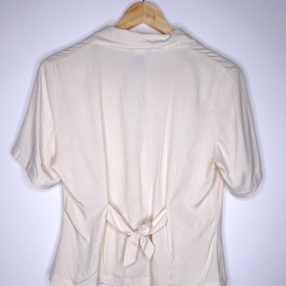Vintage silk Ivory Anna and Frank button down top - Picture 3 of 5